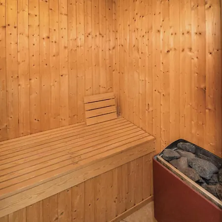 Awesome Home In Blavand With Sauna Hébergement de vacances *