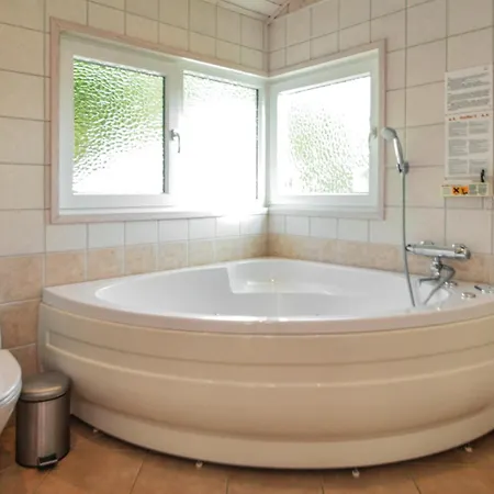 Hébergement de vacances Awesome Home In Blavand With Sauna