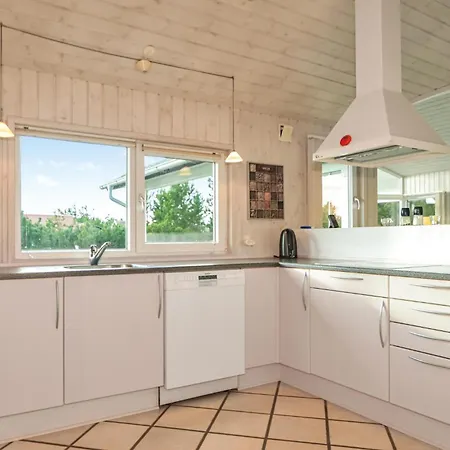 Hébergement de vacances Awesome Home In Blavand With Sauna