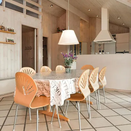 Hébergement de vacances Awesome Home In Blavand With Sauna Blåvand